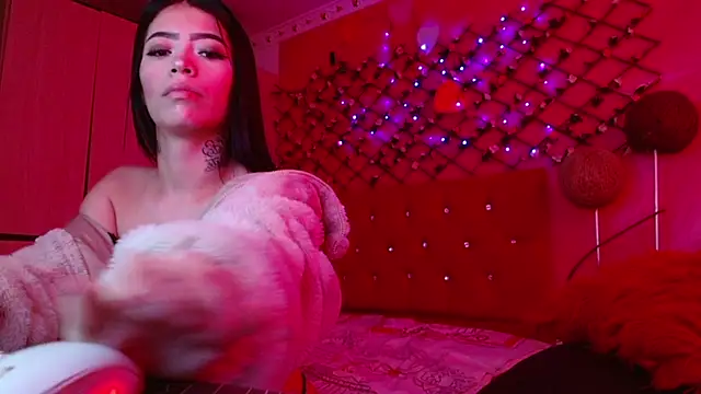 Snapshot of Zoe_kler chatting on November 4, 2025, 7:50 pm Zoe kler online show from November 4, 2025, 7:50 pm