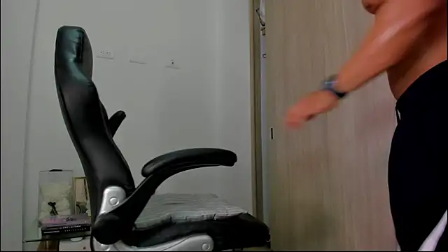 Biscuit oliva online show from September 27, 2025, 3:45 am