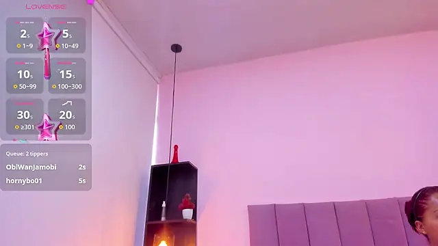 Snapshot of HoollyHendrix chatting on October 27, 2025, 8:32 pm HoollyHendrix online show from October 27, 2025, 8:32 pm