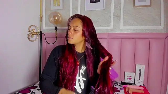 Snapshot of HoollyHendrix chatting on January 16, 2026, 8:57 pm HoollyHendrix online show from January 16, 2026, 8:57 pm