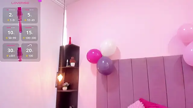 Snapshot of HoollyHendrix chatting on November 4, 2025, 8:12 pm HoollyHendrix online show from November 4, 2025, 8:12 pm