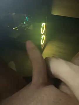 Snapshot of jstntz chatting on February 28, 2026, 11:04 pm jstntz online show from February 28, 2026, 11:04 pm