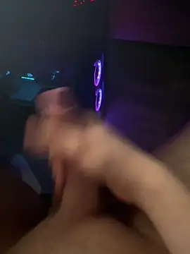 jstntz online show from April 21, 2026, 9:10 pm