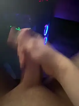 jstntz online show from April 16, 2026, 9:37 pm