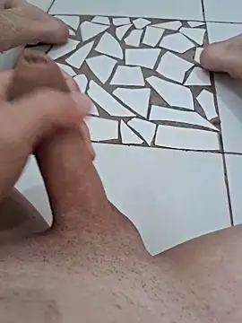 rafaelsouzzaa online show from November 8, 2025, 10:41 am