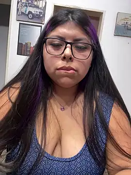 Snapshot of Lunarebelde chatting on December 2, 2025, 2:56 am Lunarebelde online show from December 2, 2025, 2:56 am