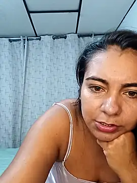 Snapshot of Nicol_J chatting on September 18, 2025, 2:47 am Nicol J online show from September 18, 2025, 2:47 am