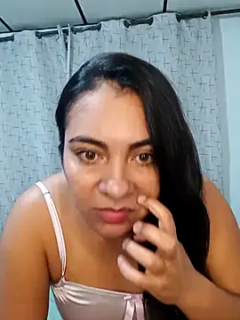 Snapshot of Nicol_J chatting on October 15, 2025, 4:00 am Nicol J online show from October 15, 2025, 4:00 am
