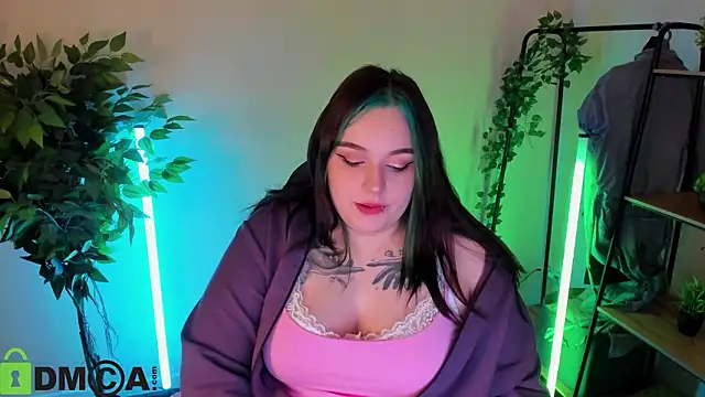 Snapshot of Mia_R0ss chatting on March 4, 2026, 12:29 am Mia R0ss online show from March 4, 2026, 12:29 am