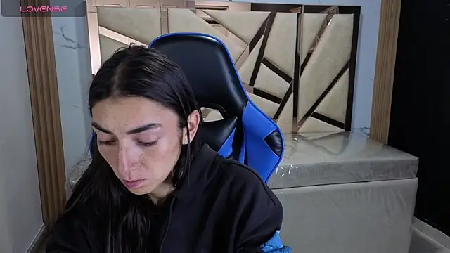 Maily a  online show from February 13, 2026, 3:17 am