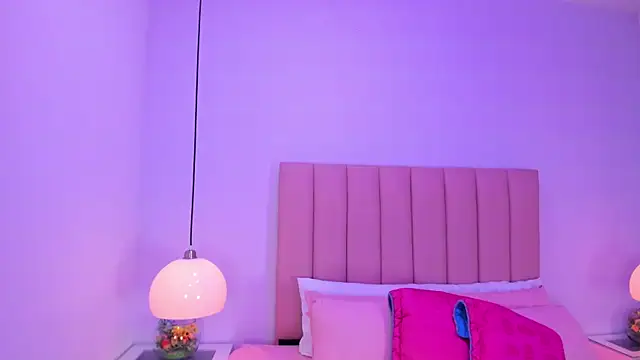 Amy Ferreira online show from October 15, 2025, 3:16 am