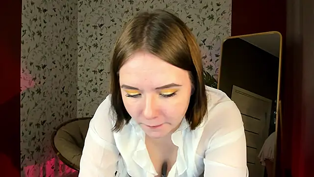 Sophi X online show from December 3, 2025, 8:08 pm