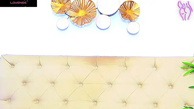 CoraVex online show from September 30, 2025, 4:29 am