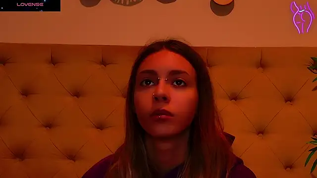 CoraVex online show from October 1, 2025, 4:06 am