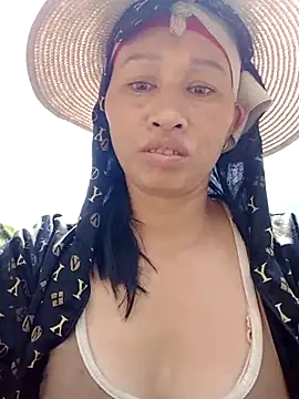 donna-bae online show from February 26, 2026, 4:01 am