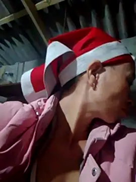 donna-bae online show from November 18, 2025, 11:35 am