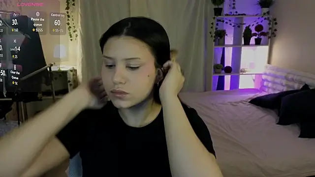 LoNik Tvvins online show from November 20, 2025, 12:28 pm