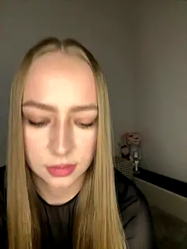 MissOyee online show from September 21, 2025, 5:18 pm