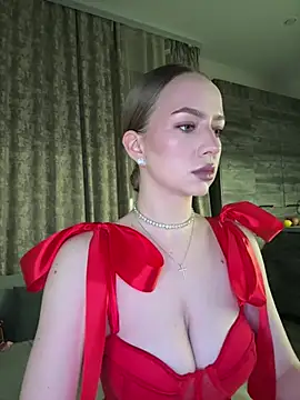 MissOyee online show from February 14, 2026, 7:47 pm