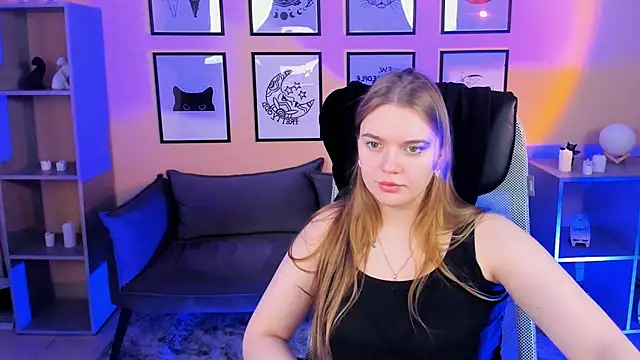 LisaMitchell online show from November 7, 2025, 2:49 am