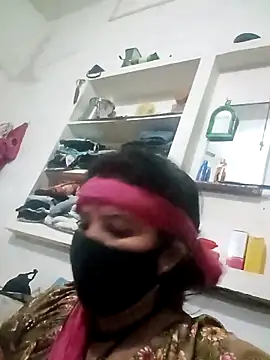 Hott locky online show from June 3, 2026, 4:55 pm