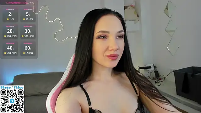 Helen Spark online show from November 9, 2025, 1:53 am