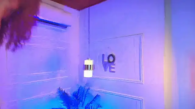 alessia moon1 online show from October 25, 2025, 1:01 pm