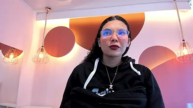 SweetStarr  online show from September 22, 2025, 12:55 pm