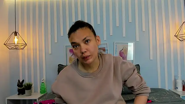 SweetStarr  online show from October 16, 2025, 12:35 pm