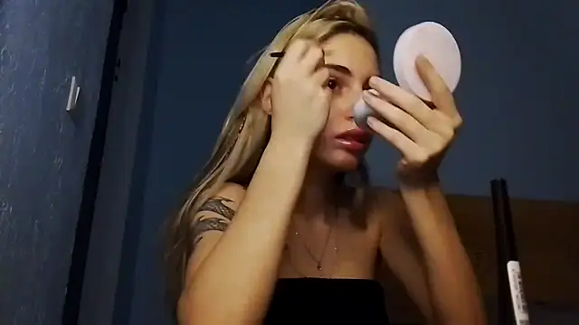 lesyawhite online show from November 19, 2025, 2:28 pm