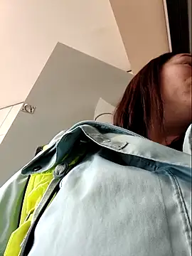 bichota85 online show from April 1, 2026, 9:54 am