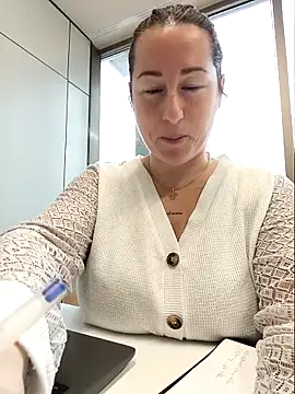 bichota85 online show from February 2, 2026, 9:30 am