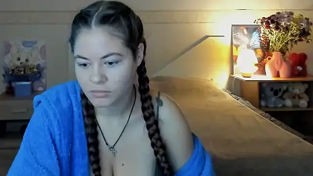 Snapshot of NicoleCollys chatting on October 7, 2025, 11:06 pm NicoleCollys online show from October 7, 2025, 11:06 pm