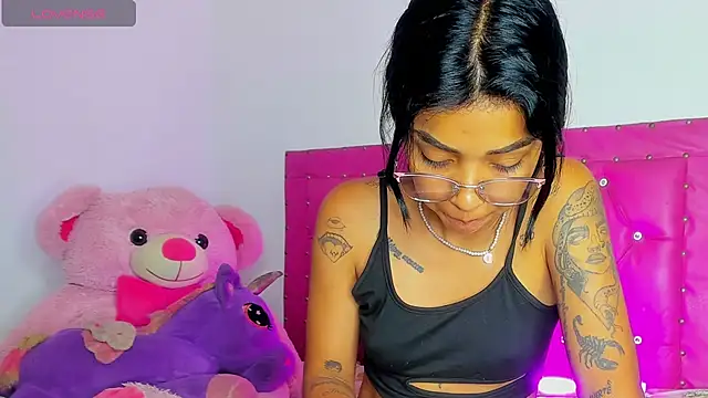 dahiiangomezz online show from April 22, 2026, 1:12 am