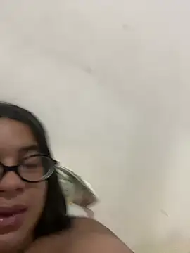 ursinha999 online show from February 25, 2026, 4:12 am