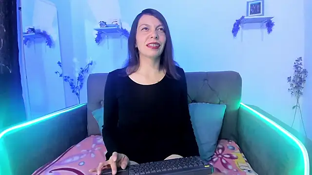 Snapshot of karlaaa__ chatting on October 16, 2025, 1:52 pm karlaaa online show from October 16, 2025, 1:52 pm