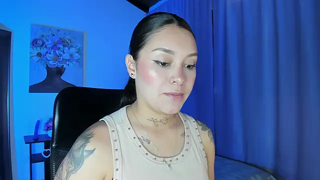 miawhite x1 online show from November 4, 2025, 1:59 pm