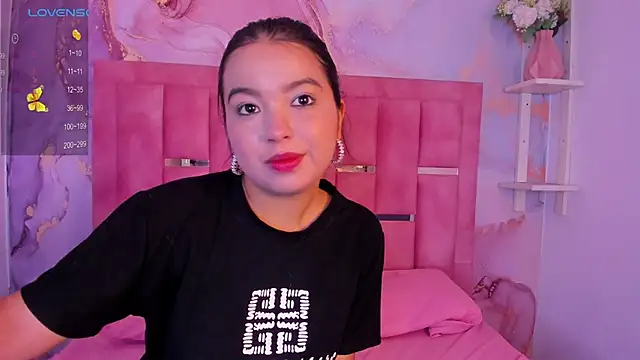 LunaWiill  online show from September 28, 2025, 4:36 pm