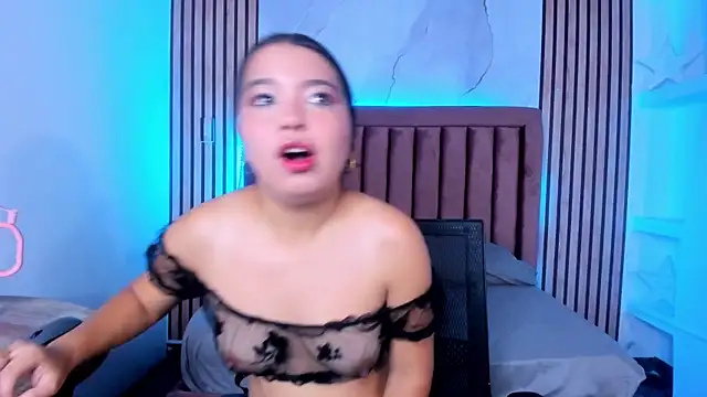 LunaWiill  online show from October 15, 2025, 11:51 am