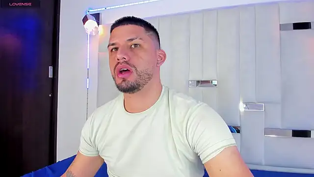 Snapshot of Jacob19_ chatting on November 2, 2025, 12:21 pm Jacob19 online show from November 2, 2025, 12:21 pm