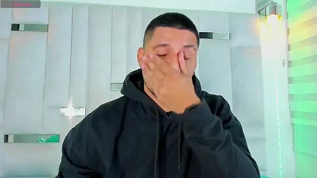 Snapshot of Jacob19_ chatting on October 7, 2025, 11:44 am Jacob19 online show from October 7, 2025, 11:44 am