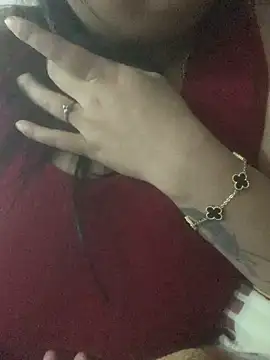 hottyshanaya online show from February 3, 2026, 12:32 pm