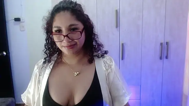 Gia Dior online show from October 29, 2025, 12:04 pm