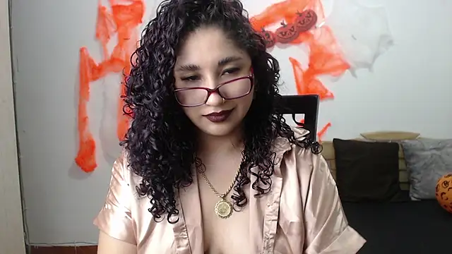 Gia Dior online show from October 27, 2025, 9:05 pm