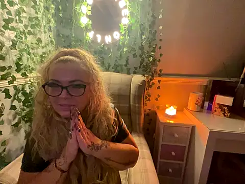 BonnyDesire online show from November 13, 2025, 8:24 pm