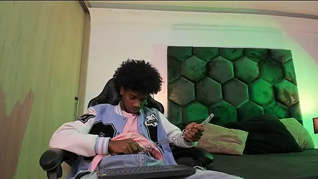 Snapshot of AllexJacob chatting on February 7, 2026, 1:08 pm AllexJacob online show from February 7, 2026, 1:08 pm