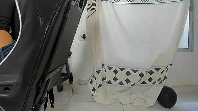 Dakota x18 online show from October 27, 2025, 7:48 pm