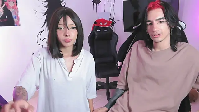 Snapshot of Everlong_ chatting on October 9, 2025, 8:31 pm Everlong online show from October 9, 2025, 8:31 pm