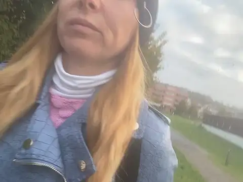 JenyJansi online show from October 7, 2025, 6:03 am