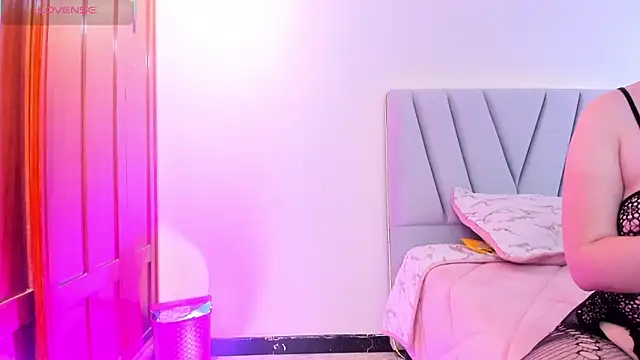 Doll lauren online show from October 16, 2025, 7:33 pm